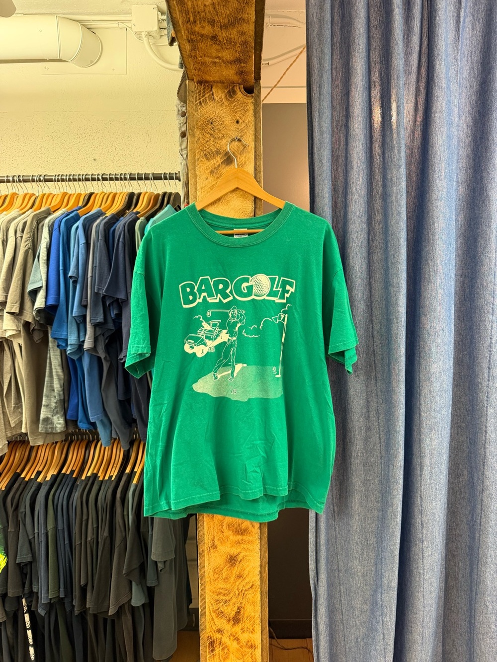 Vintage bar golf graphic t-shirt